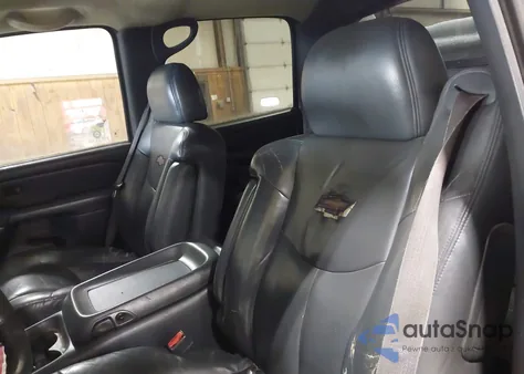 2002 Chevrolet Avalanche 1500 z USA, uszkodzony, nr VIN 3GNEK13T02G299443